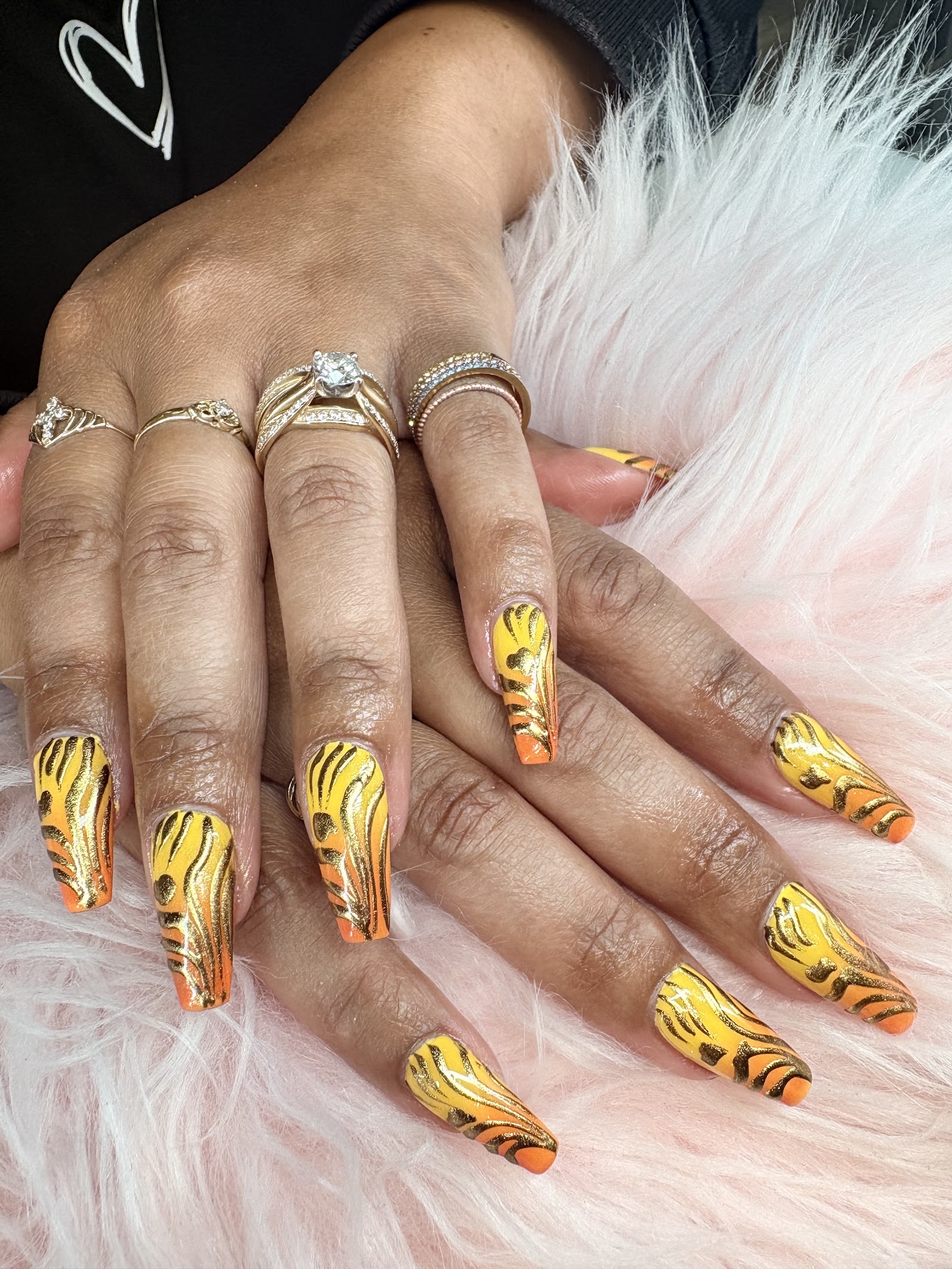 TT Luxury Nails Bar & Lash nail photo 3
