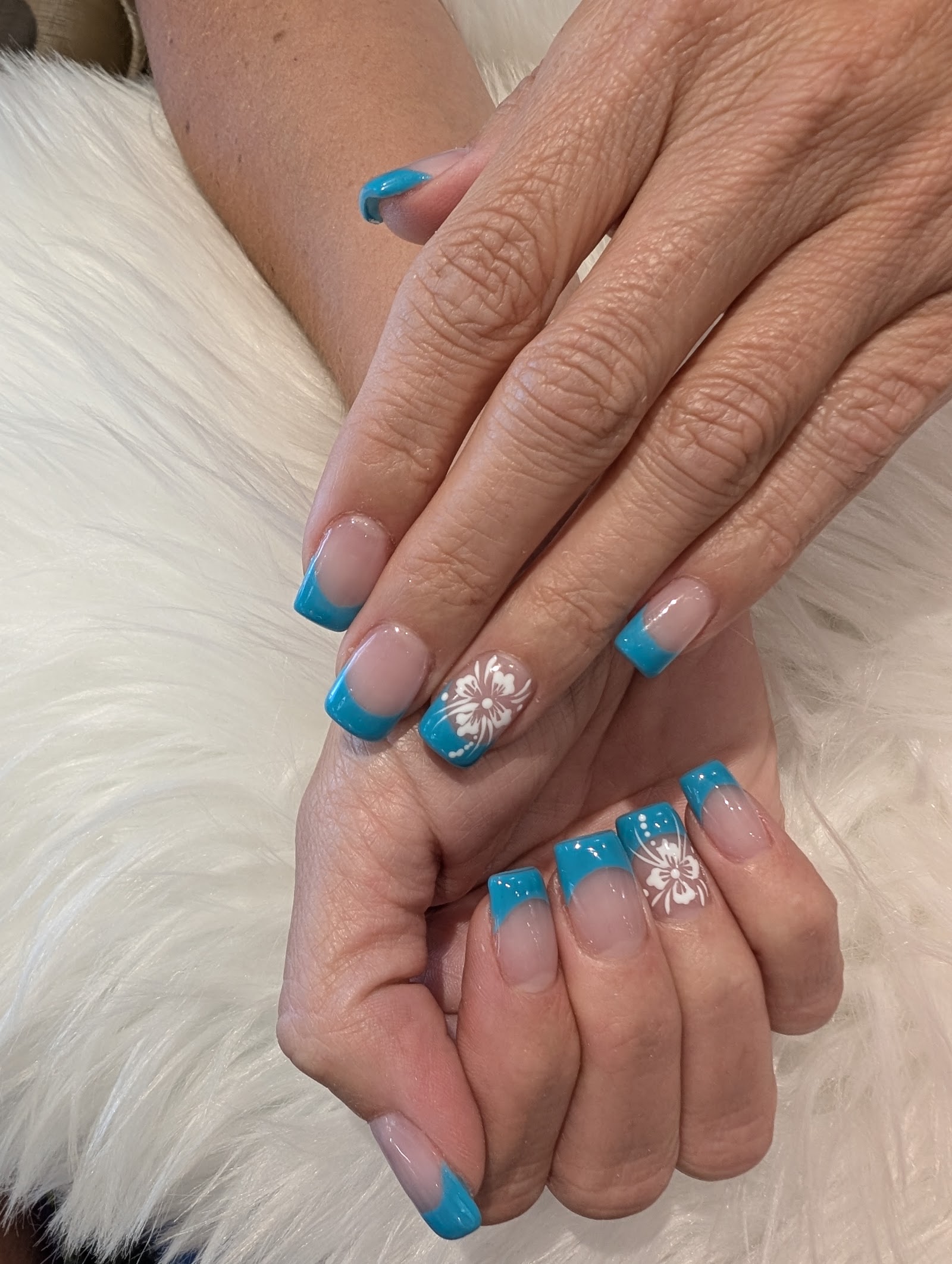 TT Luxury Nails Bar & Lash nail photo 7
